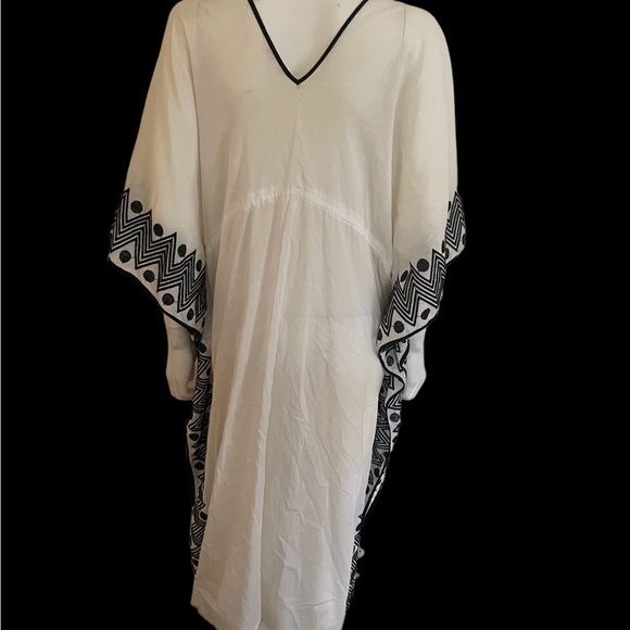 Leila Ligougne Black Border Caftan- The Daphne - Picture 5 of 6